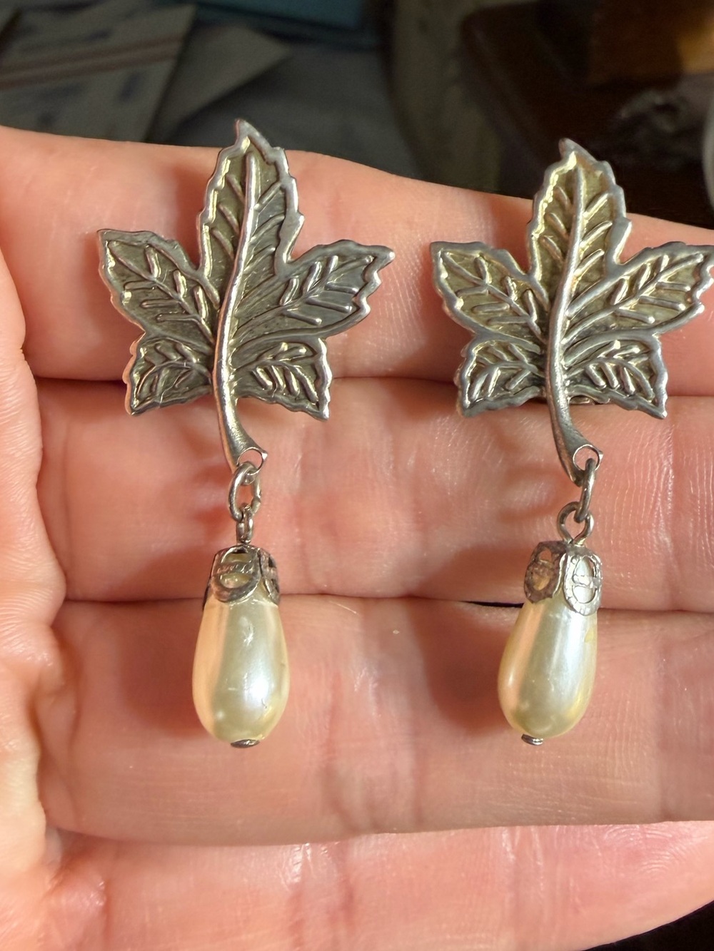 Vintage Silver Tone Leaf Drop Pearl Dangle Earrings
